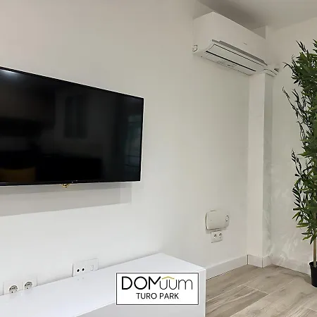 Domuum Holidays - Turo Park Апартаменты